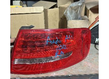 Audi A4 sağ dış stop