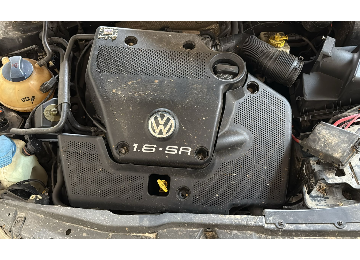 Skoda Octavia Akl motor üst kapağı    Çıkma orjinal