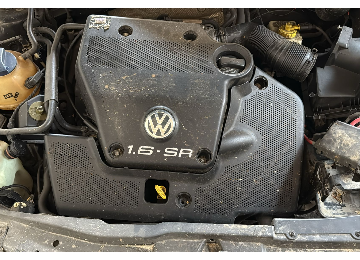 Volkswagen bora Akl motor üst kapağı    Çıkma orjinal
