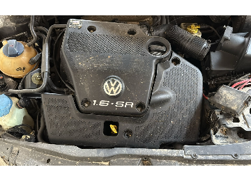 Volkswagen Golf 4 Akl motor üst kapağı    Çıkma orjinal