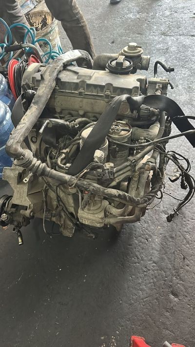 Volkswagen passat 1.9TDİ komple dolu motor