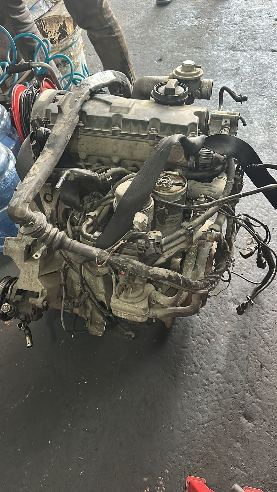 Volkswagen passat 1.9TDİ komple dolu motor